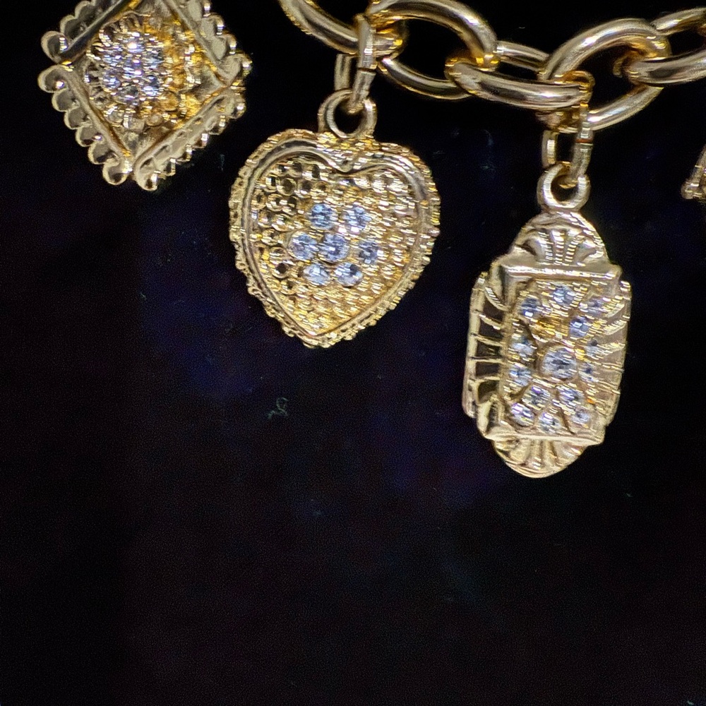 Ben-Amun 24kt gold charms necklace New - Picture 3 of 8